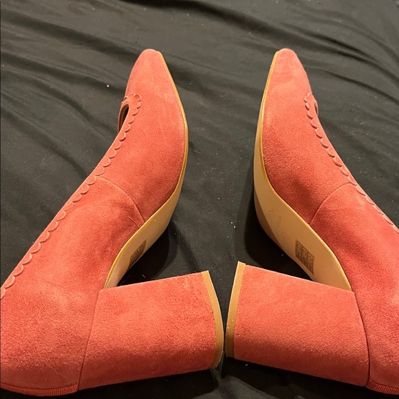 Boden Women's Scalloped Detail Square Toe Court Heels In Posey A1156 Sz 41 / 9.5 - Picture 5 of 9